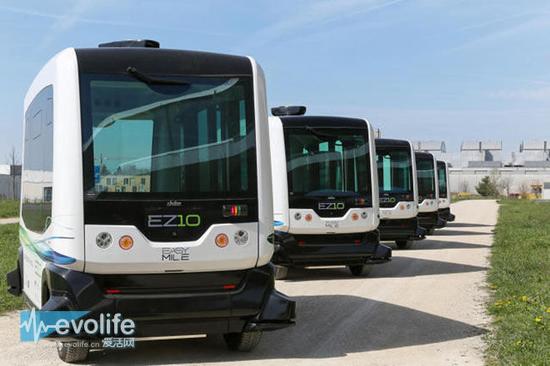 法国easymile无人驾驶公交车ez10投入运营真的没有方向盘