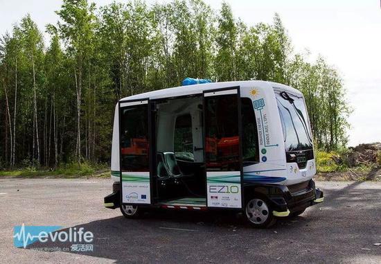 法国easymile无人驾驶公交车ez10投入运营真的没有方向盘